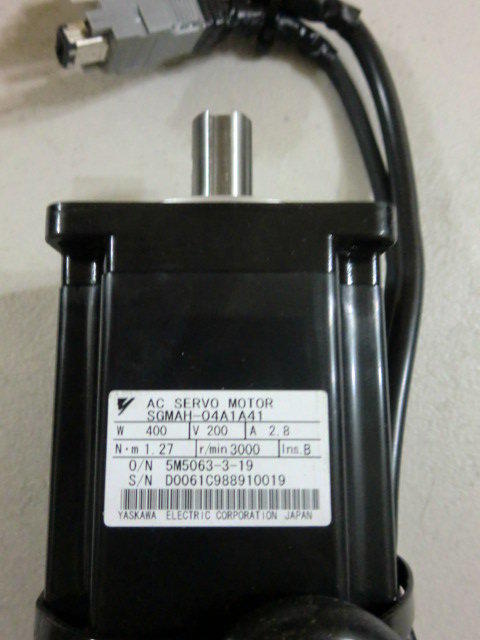 YASKAWA MODEL : SGMAH-04A1A41 400W 盒裝 (NEW) — 2 / 3
