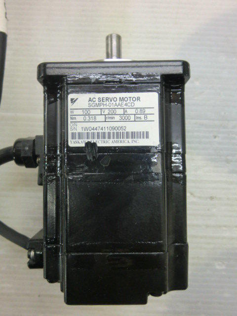 YASKAWA MODEL : SGMPH-01AAE4CD 100W (二手良品) — 2 / 3