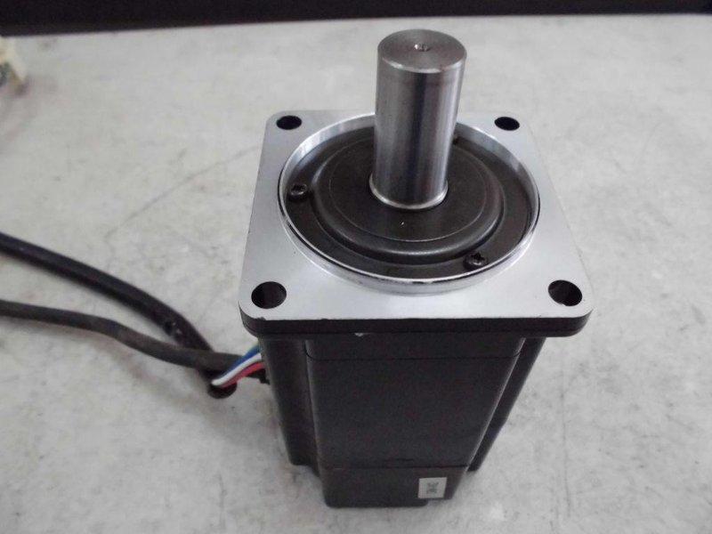 YASKAWA MODEL : SGM-02A312 (二手良品) — 3 / 3
