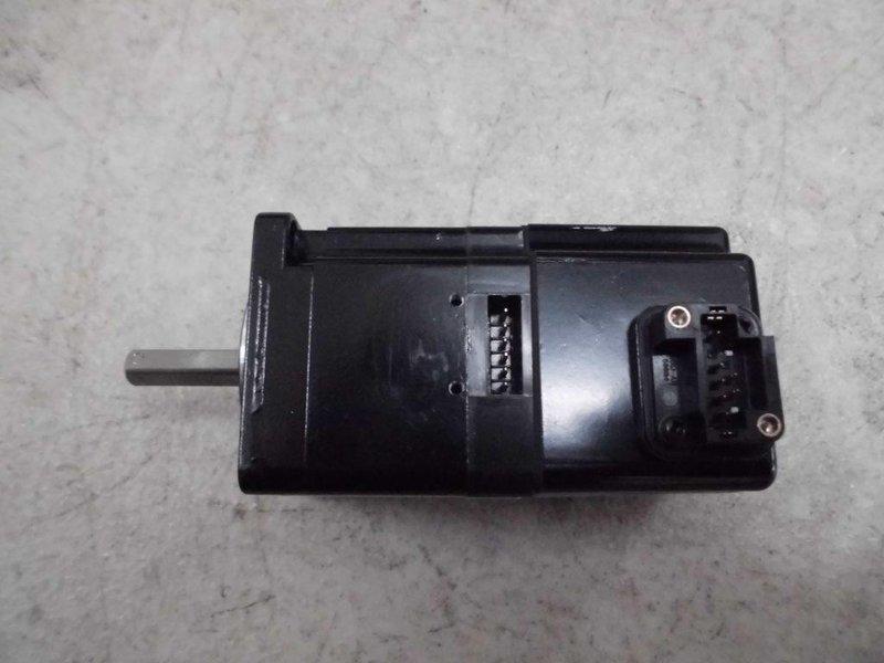 YASKAWA MODEL : SGMAS-A5ACAB1 50W (二手良品) — 2 / 3