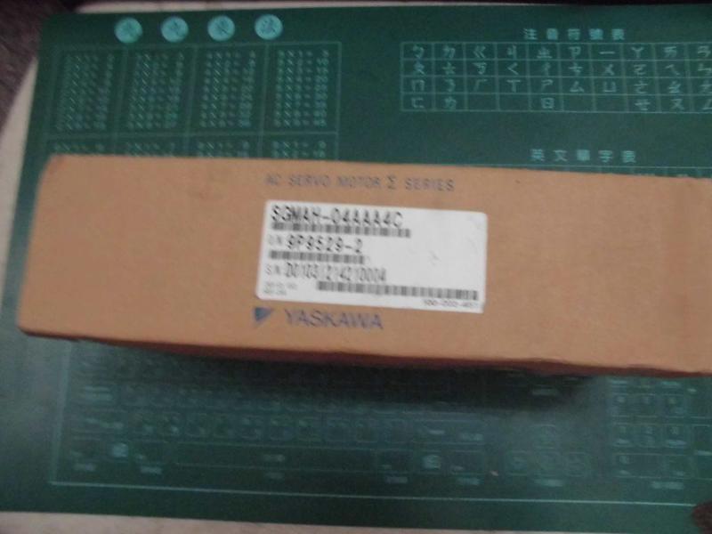 YASKAWA MODEL : SGMAH-04AAA4C 400W 盒裝 (NEW) — 3 / 3