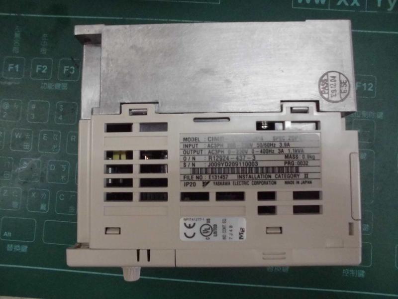 YASKAWA  MODEL : CIMR-V7AA20P4 400W 盒裝 (NEW) — 3 / 5