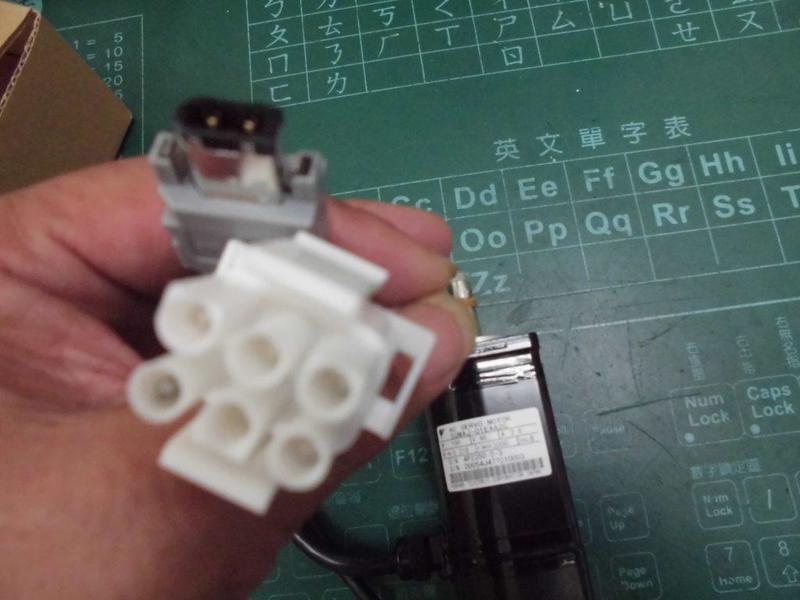 YASKAWA MODEL : SGMAJ-01EAA2C 100W 盒裝 (NEW) — 3 / 6