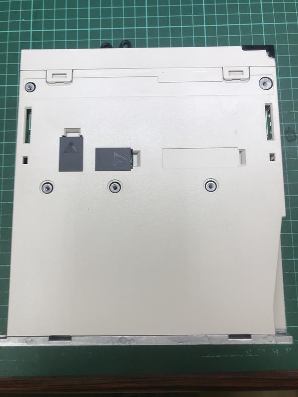 YASKAWA MODEL:SGD7S-5R5A10A 盒裝新品 — 5 / 5