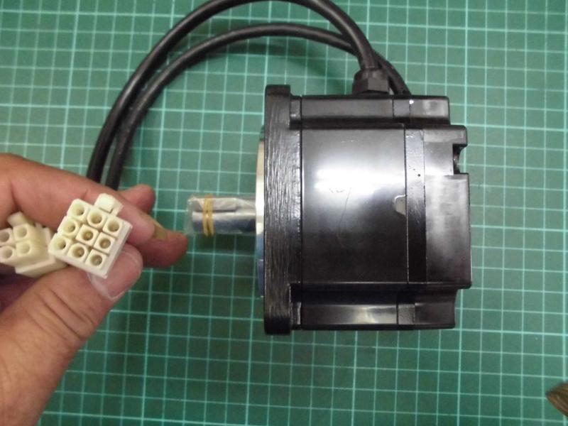 YASKAWA MODEL : SGMP-02U314 200W 無盒裝 (NEW) — 2 / 5