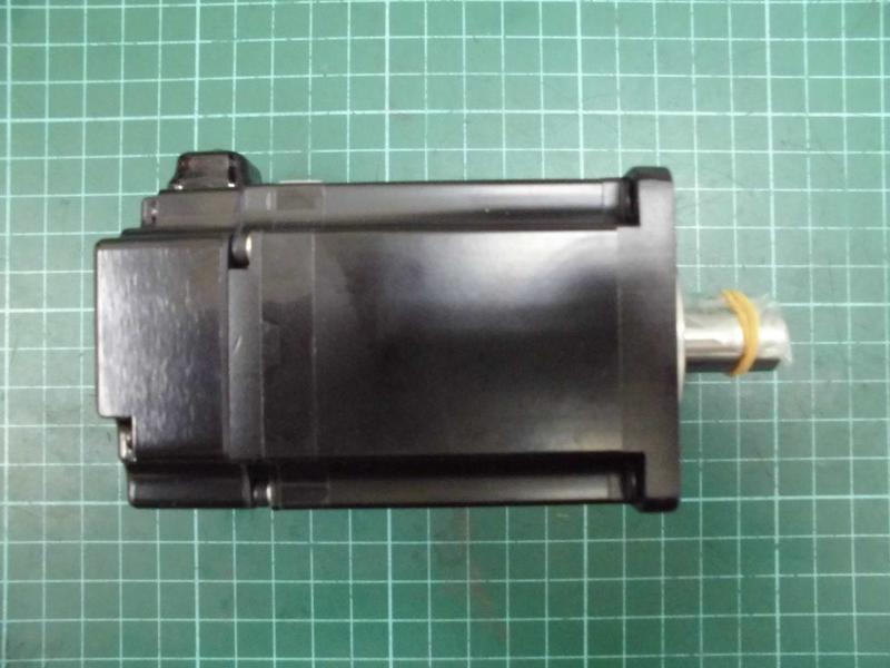 YASKAWA MODEL : SGMJV-04AAA61 400W 盒裝 (NEW) — 5 / 6