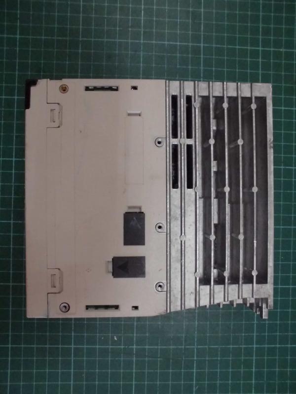 YASKAWA MODEL : SGD7S-2R1F20A 200W (二手良品) — 2 / 5