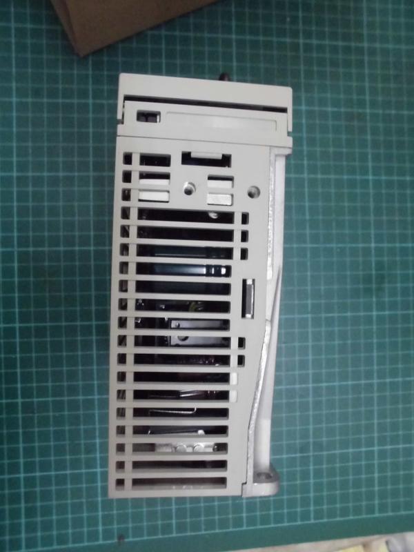 YASKAWA MODEL : SGDM-A5AD VER.01002 50W 盒裝 (NEW) — 7 / 8