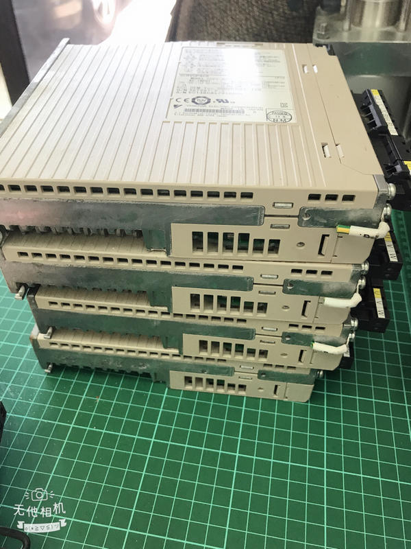 YASKAWA MODEL SGDV-R70FE1A 二手良品 — 4 / 5