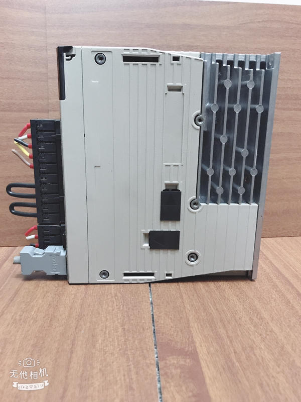 SERVOPACK MODEL: SGDV-R90A01AY547AB中古良品 — 3 / 5