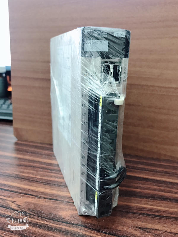 YASKAWA MODEL:SGDV-1R6A11A無盒新品 — 5 / 6