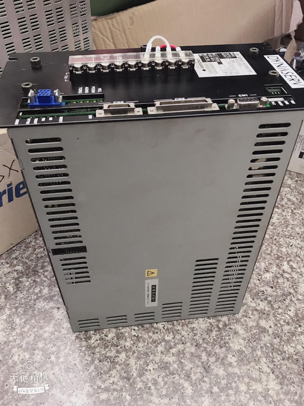 DYNASERV  MODEL:SR1070E02 二手良品 — 5 / 5