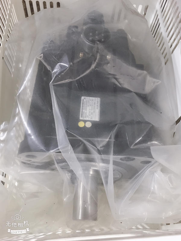 YASKAWA MODEL:SGMG-44A2A-TM11無盒新品 — 2 / 3