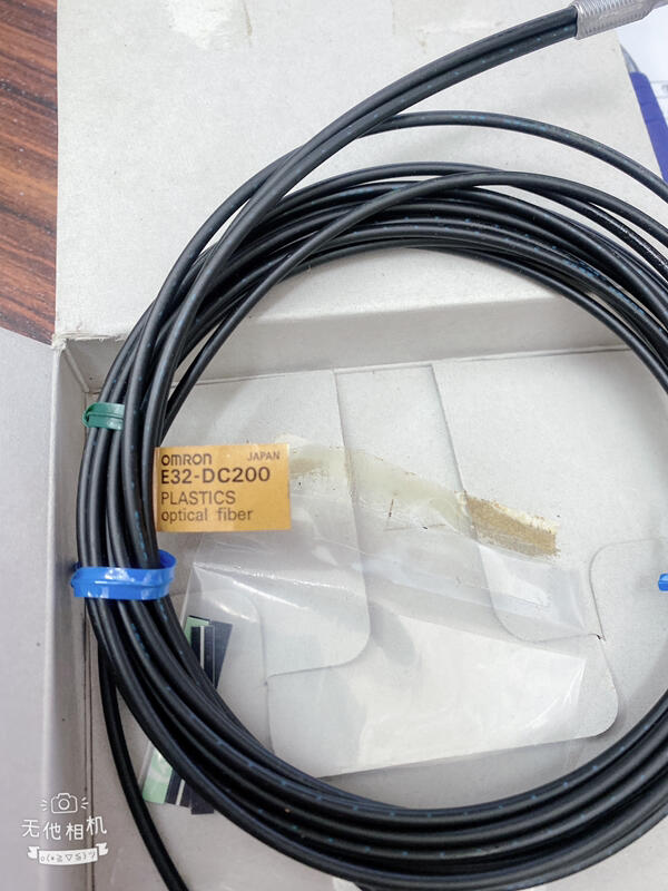 OMRON MODEL: E32-DC200盒裝新品 — 2 / 3