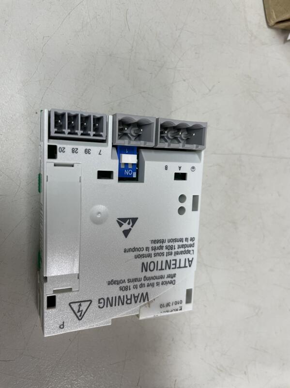 LENZE TYPE : E82ZAFPC010 盒裝 (NEW) — 3 / 6