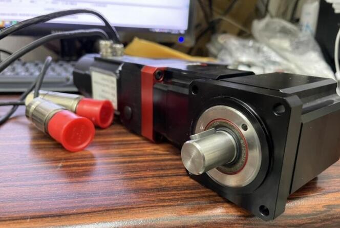 (永發電料)Kollmorgen MODEL:AKM21E-ANC2DB00+DTR060S-010-S-RM060-6 — 2 / 6